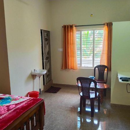 Oyo 8206 K J Residency Hotel Mysore Exterior photo